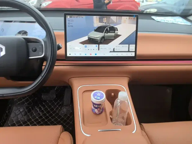 Leapmotor C10 — Фото автомобиля 12