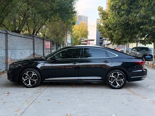 Volkswagen Passat — Фото автомобиля 4