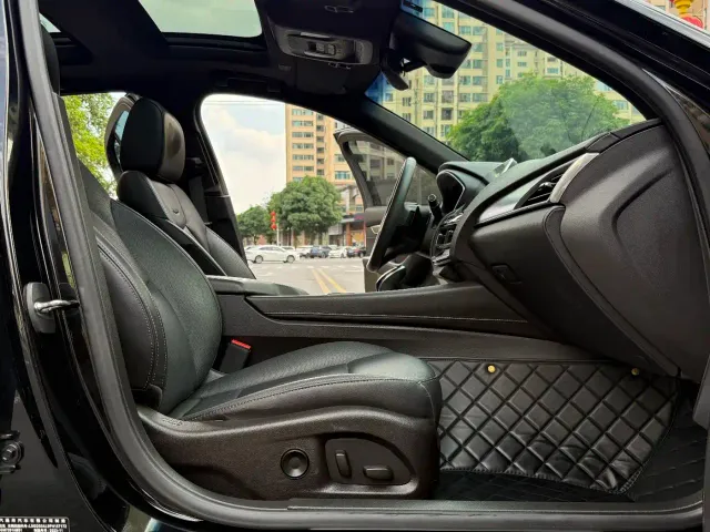 Cadillac CT5 — Фото автомобиля 14
