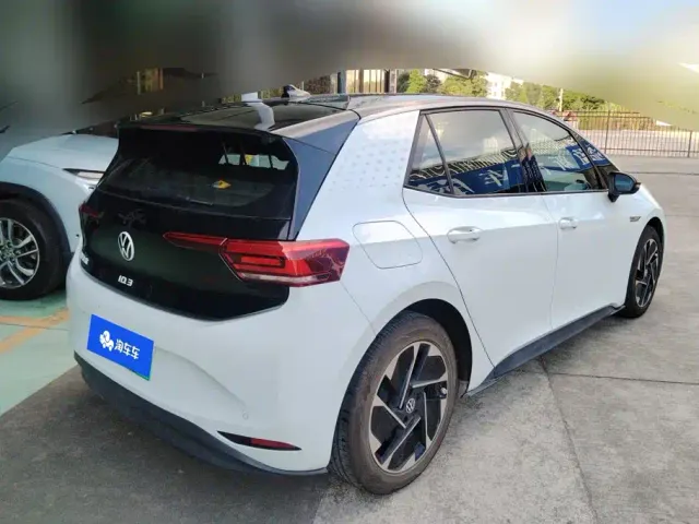 Volkswagen ID.3 — Фото автомобиля 3