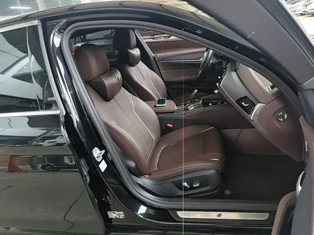 BMW 5 Series — Фото автомобиля 24