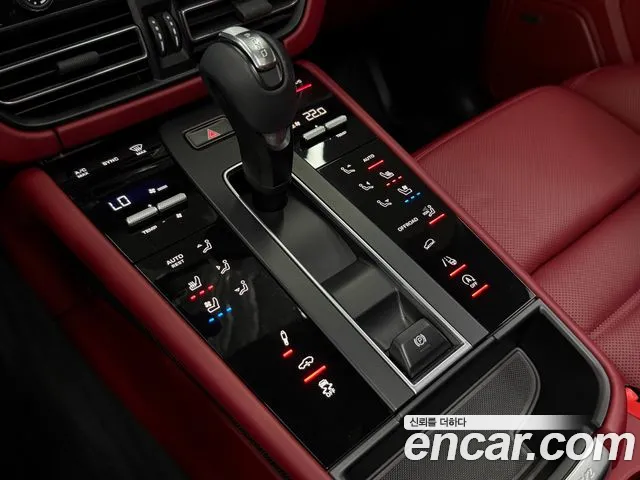 Porsche Macan — Фото автомобиля 9