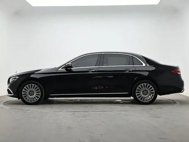 Mercedes-Benz E-Class — Фото автомобиля 6