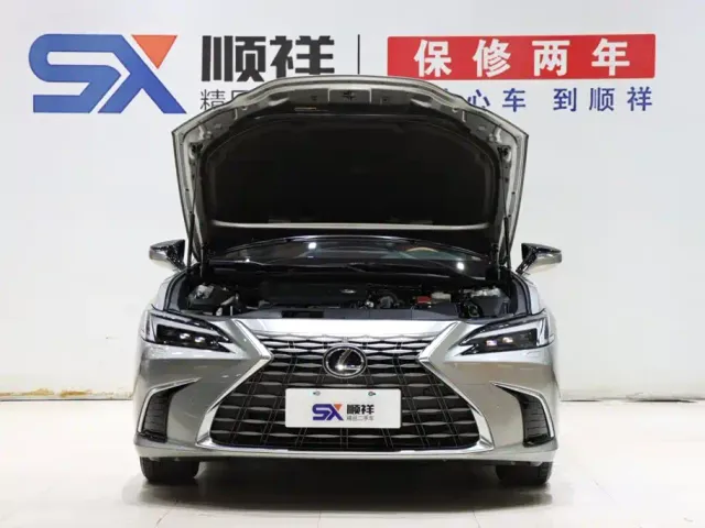Lexus ES — Фото автомобиля 19