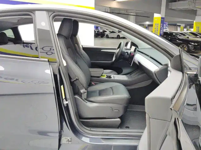 Tesla Model Y — Фото автомобиля 8