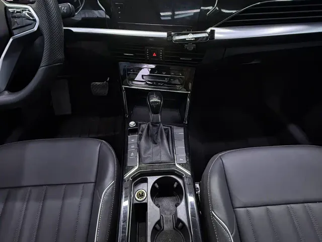 Volkswagen Passat — Фото автомобиля 9