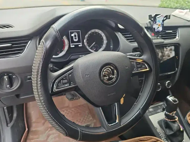 Skoda Octavia — Фото автомобиля 15