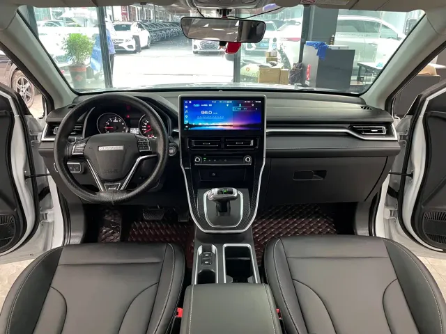 Haval M6 — Фото автомобиля 8