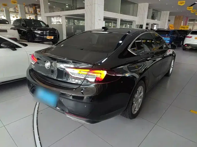 Buick Regal — Фото автомобиля 6