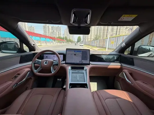 Denza Denza N9 2025 Model Premium Excellence — Фото автомобиля 6