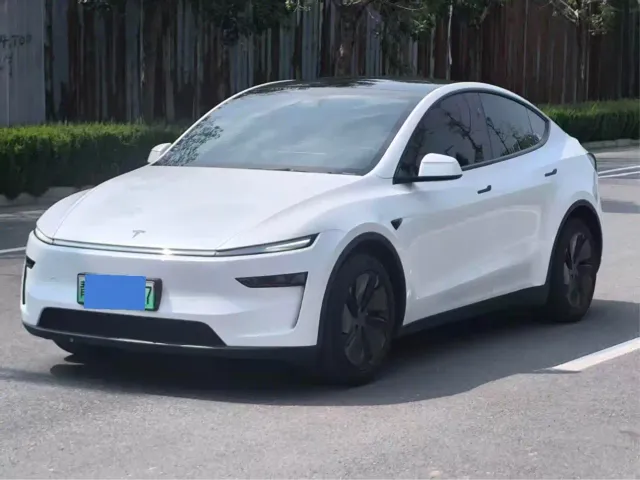 Фотография автомобиля — Tesla Model Y