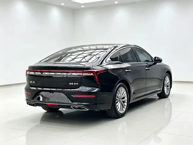 Bestune B70 — Фото автомобиля 8