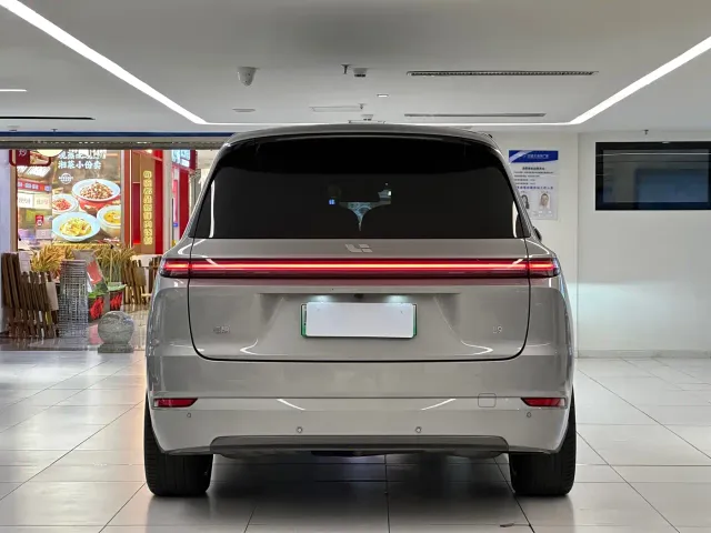 Li Auto L9 — Фото автомобиля 6