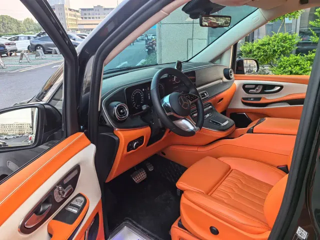 Mercedes-Benz V-Class — Фото автомобиля 4