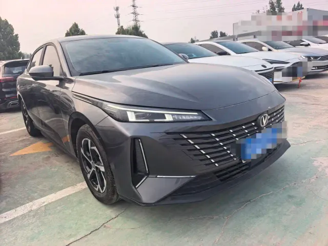 Changan Eado — Фото автомобиля 3