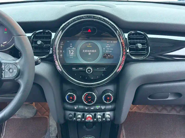 MINI Hatch — Фото автомобиля 12