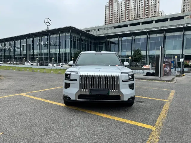 ZEEKR Zeekr 9X 2025 model Ultra Edition 70kWh — Фото автомобиля 2