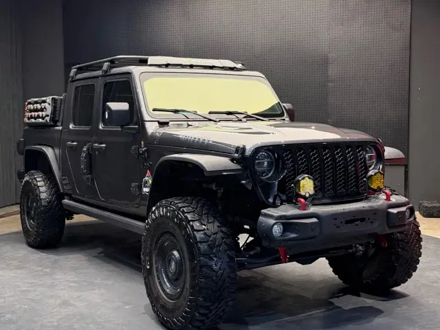 Jeep Gladiator — Фото автомобиля 2