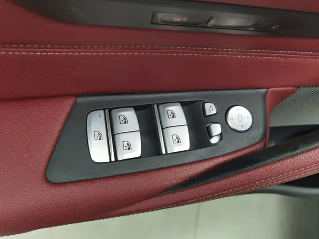 BMW 5 Series — Фото автомобиля 9