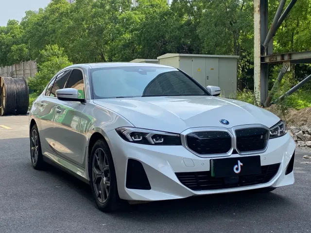 BMW i3 — Фото автомобиля 5