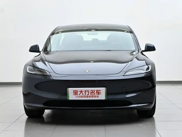 Tesla Model 3 — Фото автомобиля 3