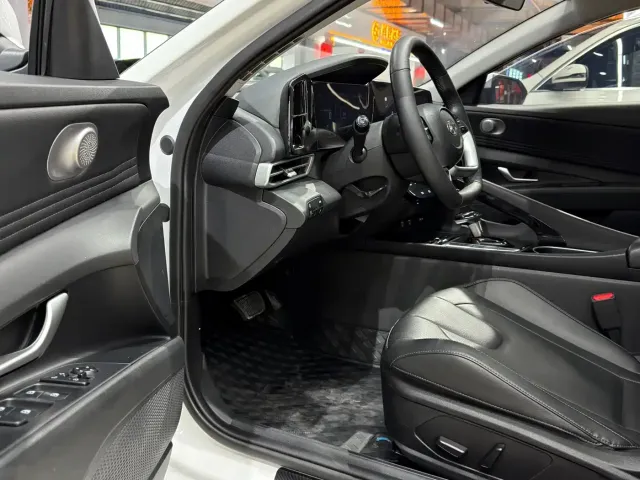 Hyundai Elantra — Фото автомобиля 7