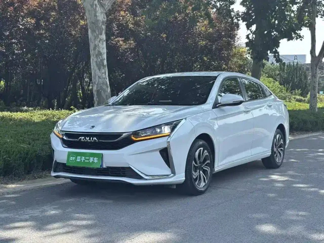 Фотография автомобиля — Dongfeng Yixuan