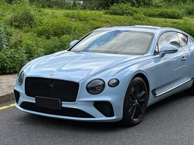 Bentley Continental 2022 4.0T GT V8 — Фото автомобиля 9