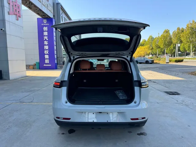 Leapmotor C10 — Фото автомобиля 13