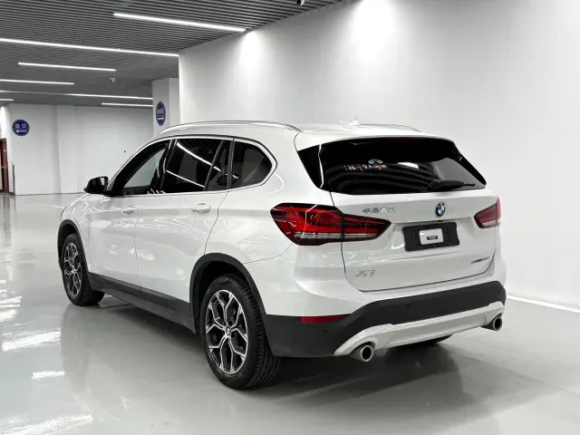 BMW X1 — Фото автомобиля 14