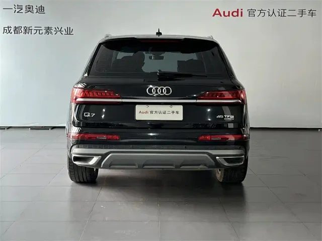 Audi Q7 — Фото автомобиля 5