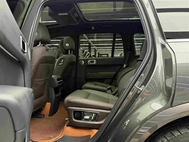 Li Auto L8 — Фото автомобиля 6