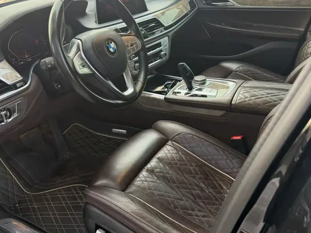 BMW 7 Series — Фото автомобиля 4