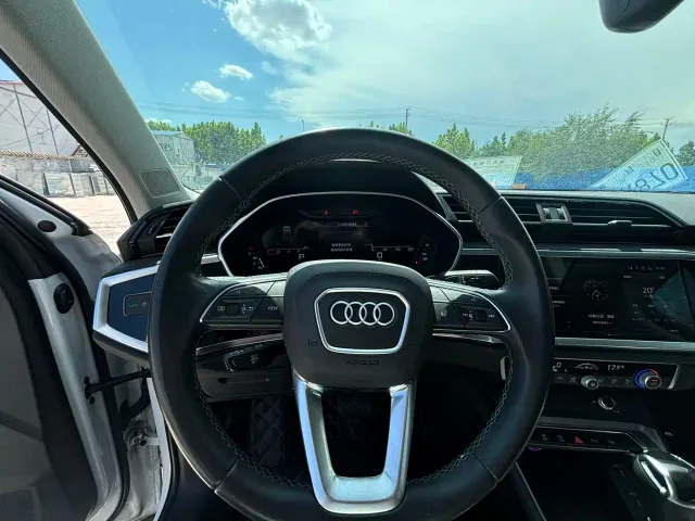 Audi Q3 — Фото автомобиля 13