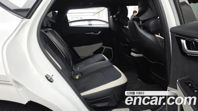 Kia EV6 — Фото автомобиля 12