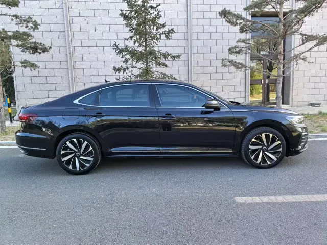 Volkswagen Passat — Фото автомобиля 5