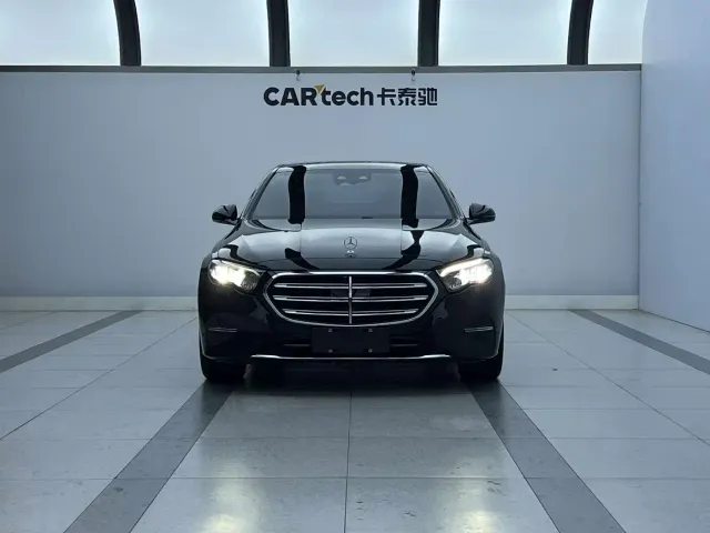 Mercedes-Benz E-Class — Фото автомобиля 2
