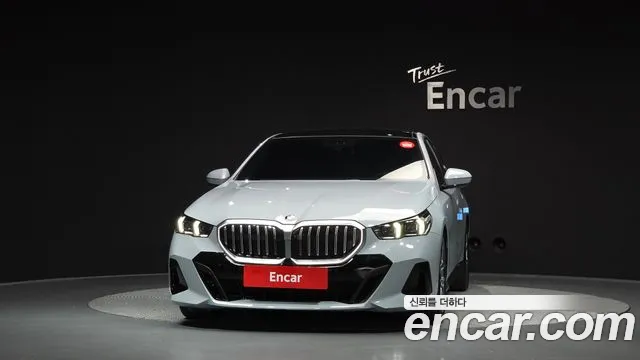 BMW 5 Series G60 — Фото автомобиля 3