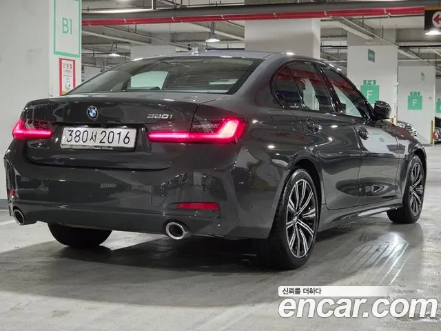BMW 3 Series — Фото автомобиля 2
