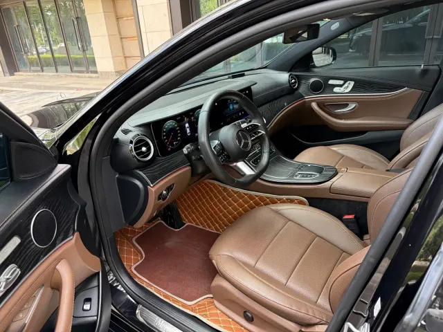 Mercedes-Benz E-Class — Фото автомобиля 8