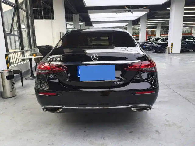Mercedes-Benz E-Class — Фото автомобиля 10