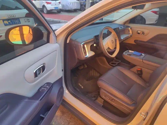 Leapmotor B10 — Фото автомобиля 12