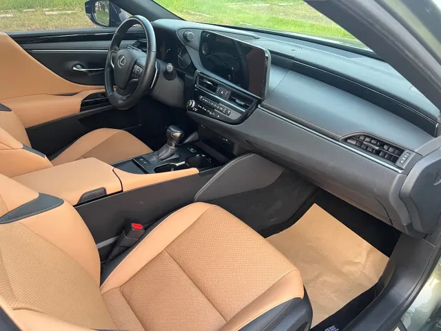 Lexus ES — Фото автомобиля 10