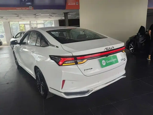 Dongfeng Yixuan MAX — Фото автомобиля 4