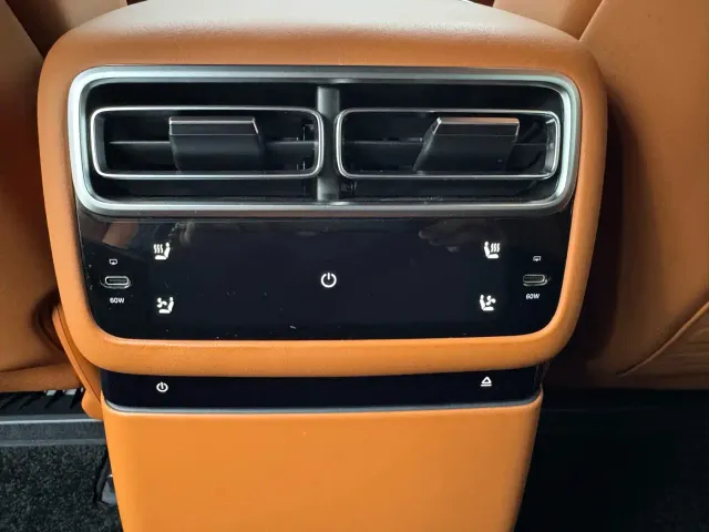 Li Auto L7 — Фото автомобиля 14