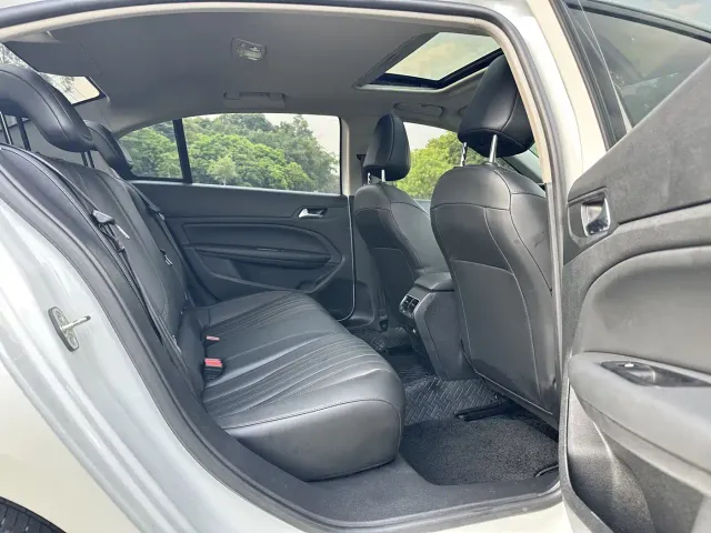 Peugeot 408 — Фото автомобиля 16