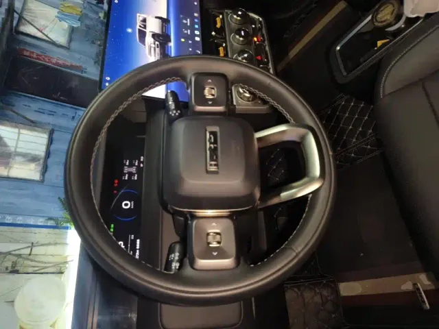 iCAR V23 — Фото автомобиля 11