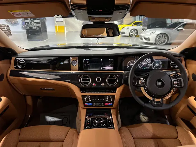 Rolls-Royce Ghost — Фото автомобиля 19