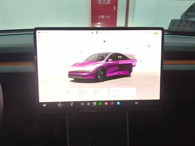 Tesla Model Y — Фото автомобиля 12