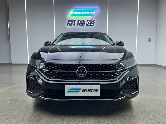 Volkswagen Passat — Фото автомобиля 2